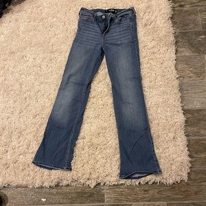 Hollister Mid Rise Boot Cut Jeans in Advanced Stretch size 7 Short 28